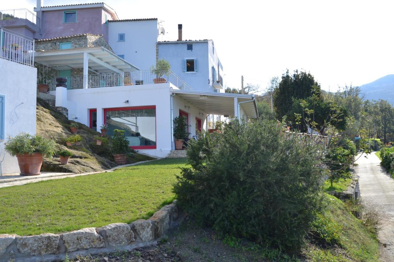 Borgo Rosso Di Sera Resort San Lucido Exterior foto