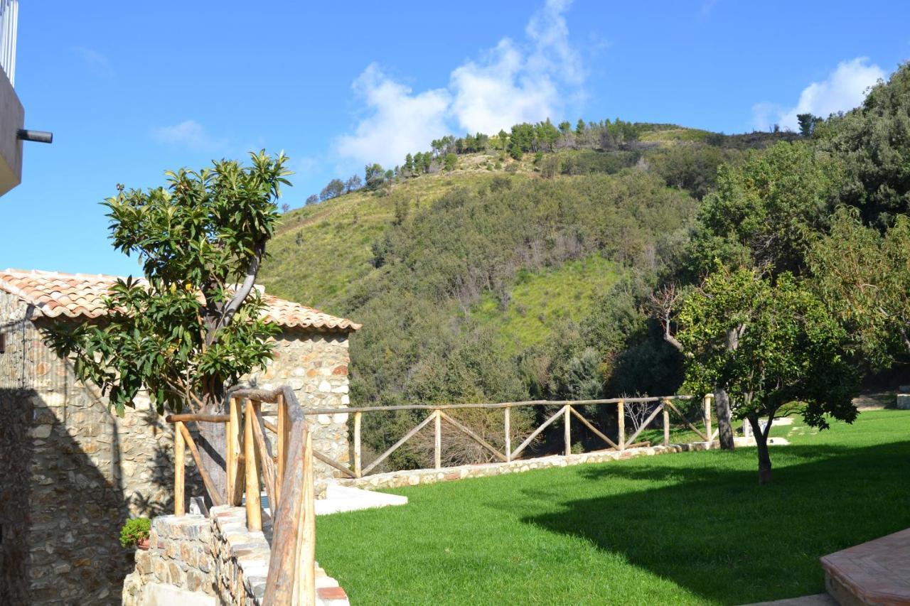 Borgo Rosso Di Sera Resort San Lucido Exterior foto