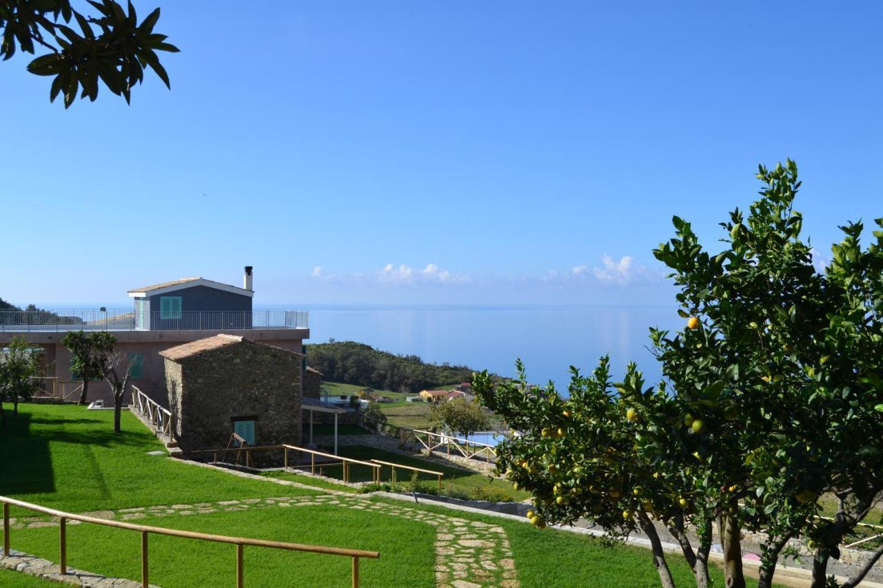 Borgo Rosso Di Sera Resort San Lucido Exterior foto