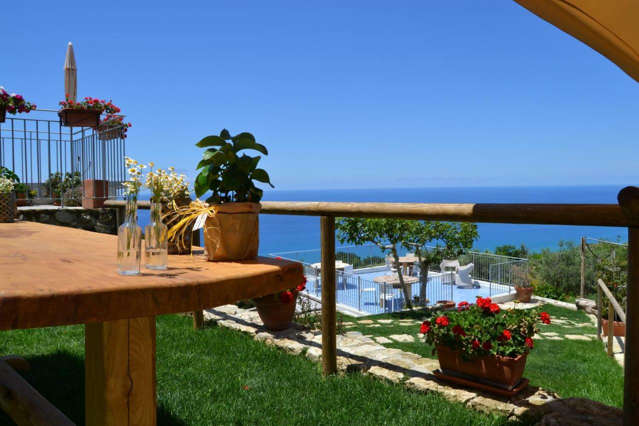 Borgo Rosso Di Sera Resort San Lucido Exterior foto